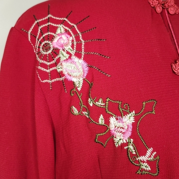 80s Embroidered Red Asian Top - Picture 8 of 11